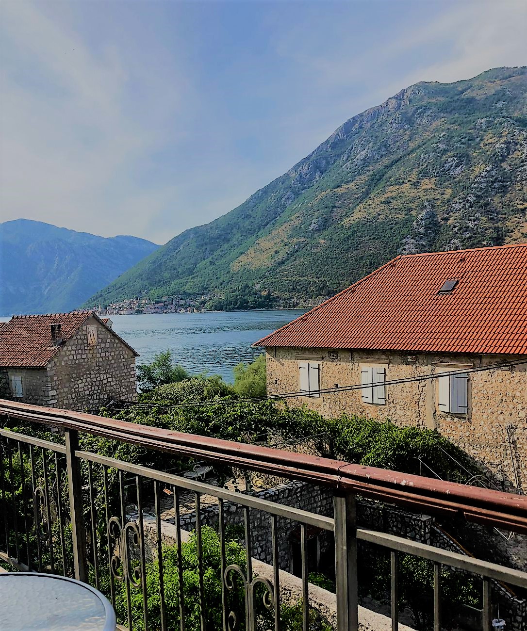 KOTOR’DA SATıLıK IKI BINA