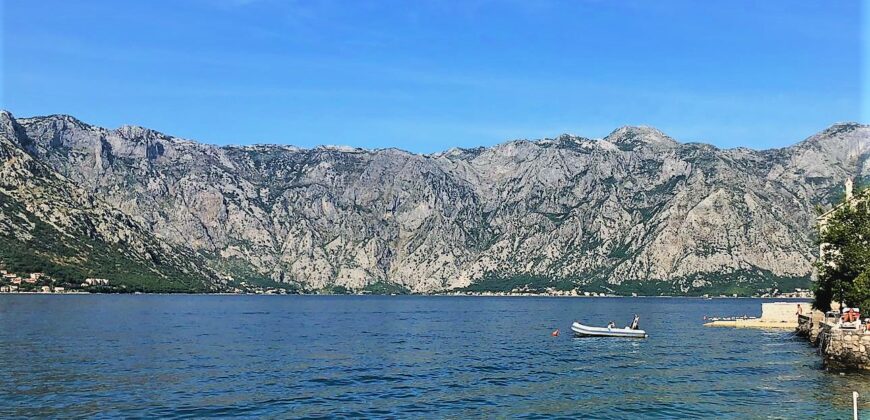 KOTOR’DA SATıLıK IKI BINA