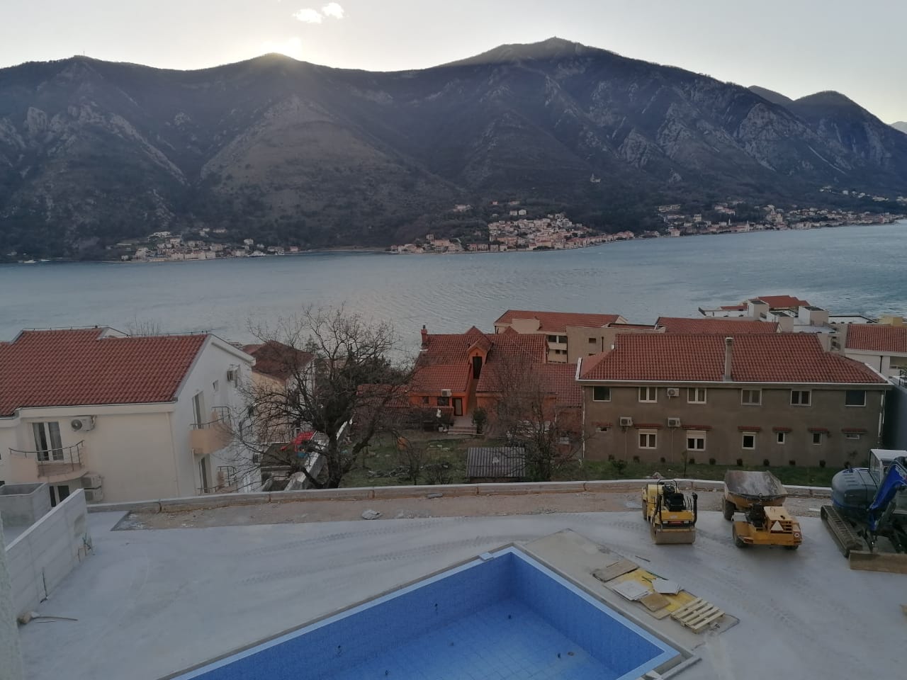 SATILIK DAİRE KOTOR’DA