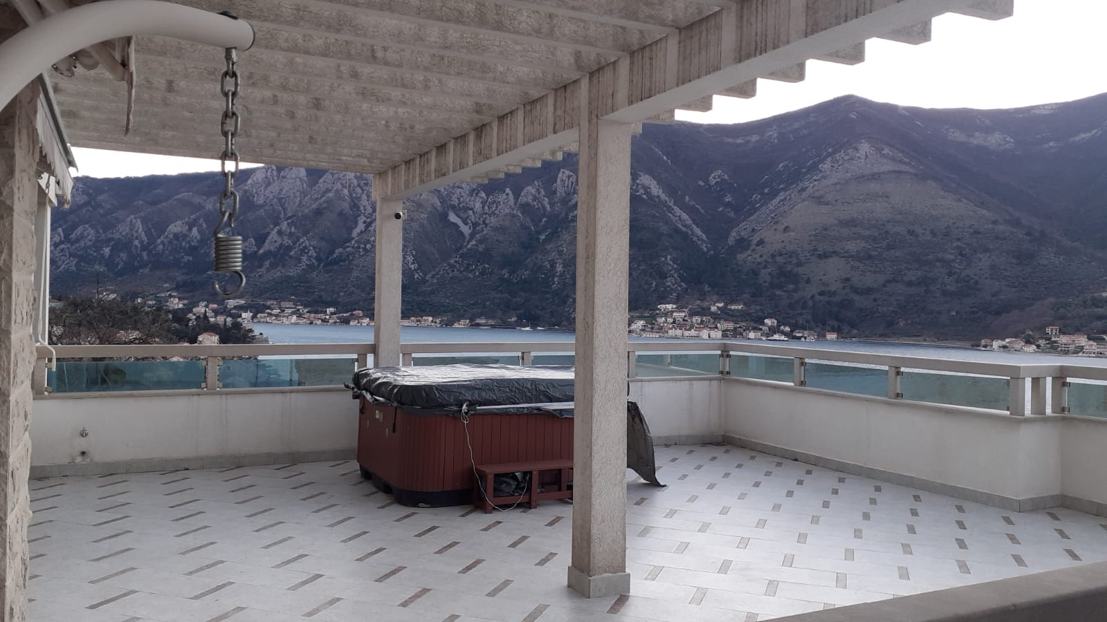 SATILIK DAİRE KOTOR’DA